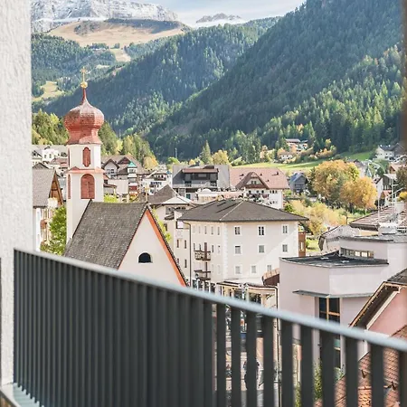 Aquila Dolomites Apart Otel 3*