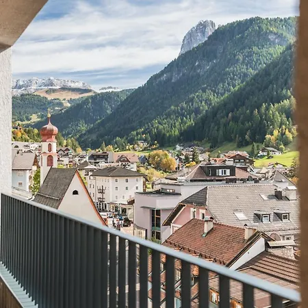 Aquila Dolomites Apart Otel