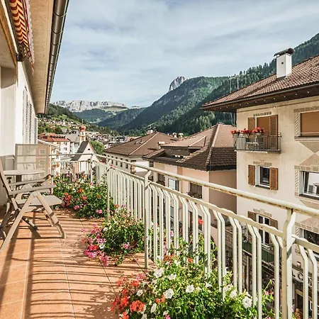 Apart Otel Aquila Dolomites 3*