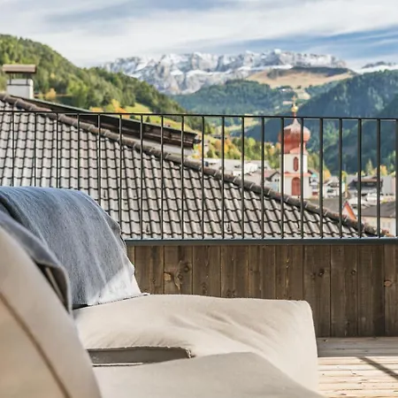 アパートホテル Aquila Dolomites